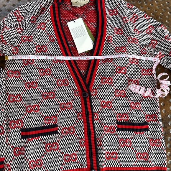 Gucci Ivory, Blue, and Red Wool Cardigan with GG Pattern NEW WITH TAGS - Picture 6 of 9